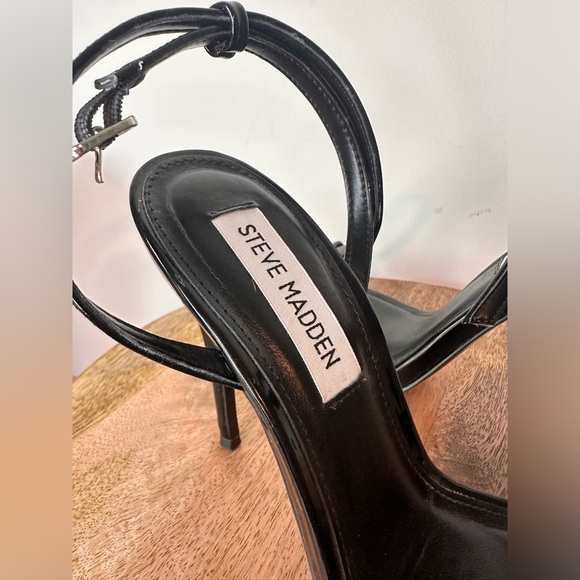 Steve Madden Bradshaw Sandal in Black - Picture 3 of 4